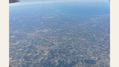 Veduta aerea dei Colli Euganei con la pianura padovana, Padova e Monselice.